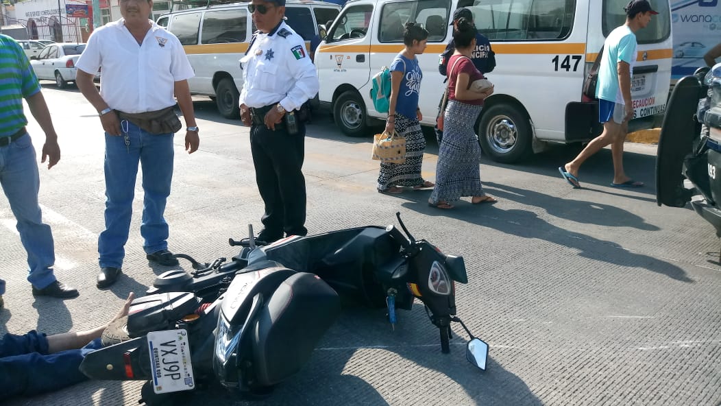 Se accidenta motociclista en Chetumal; nunca llega la ambulancia