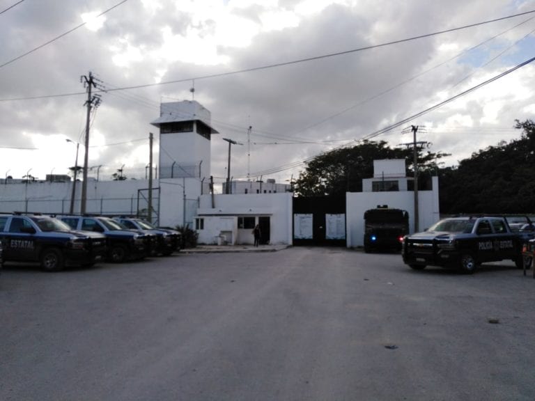 Matan a reo en cárcel de Cancún, ¡celda tenía refrigerador!