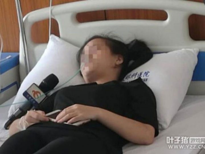 Joven queda ciega tras jugar varias horas en el celular