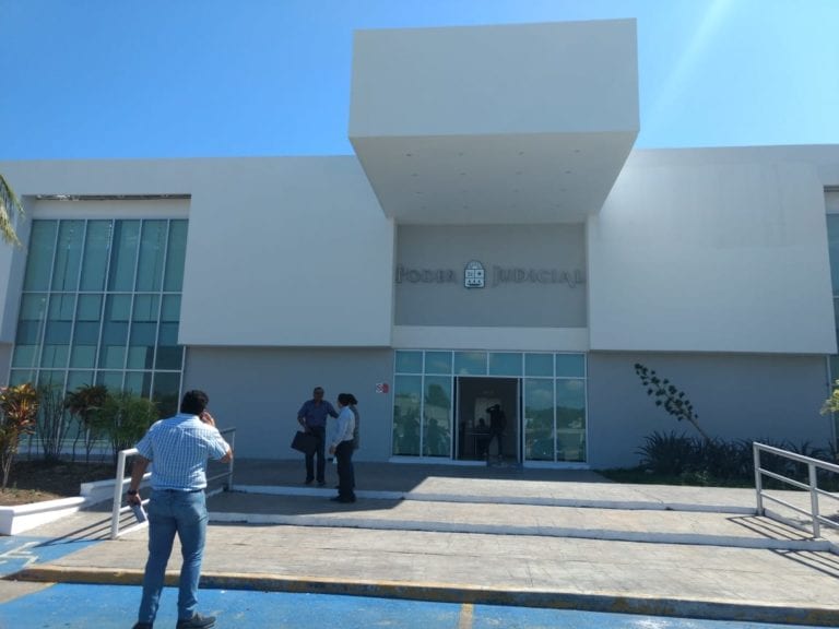 Posponen audiencia para liberar a Nikita Espat, madre que mató al violador de sus hijas