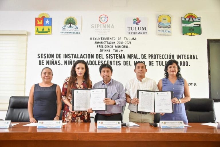 Víctor Mas firma convenio de colaboración a favor de niños y adolescentes