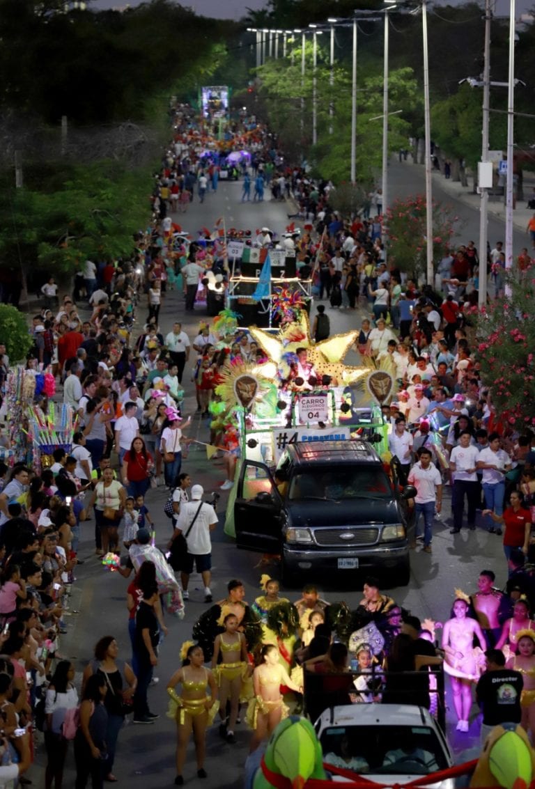 Galería: Espectacular domingo de Carnaval en Cancún
