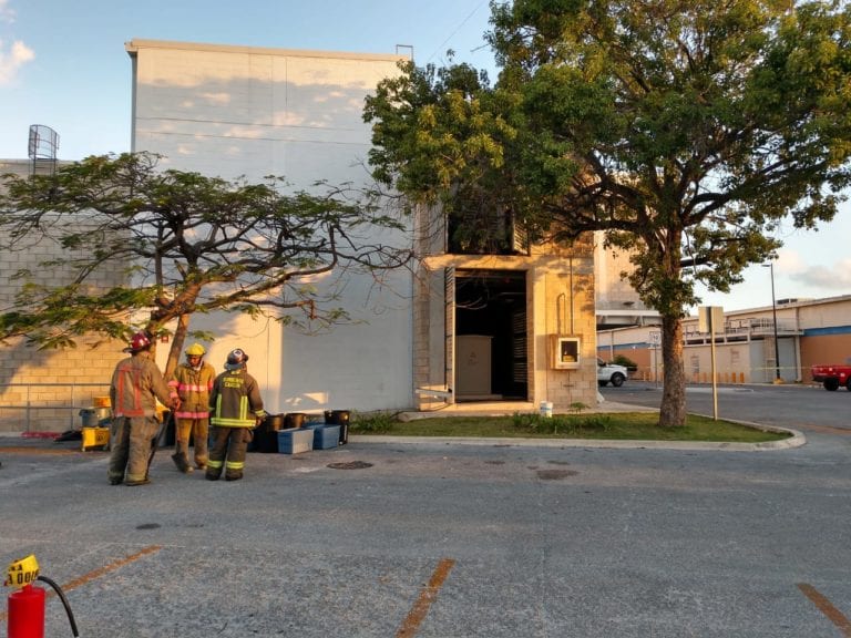 “Huachicoleros” roban diésel en Suburbia de Cancún