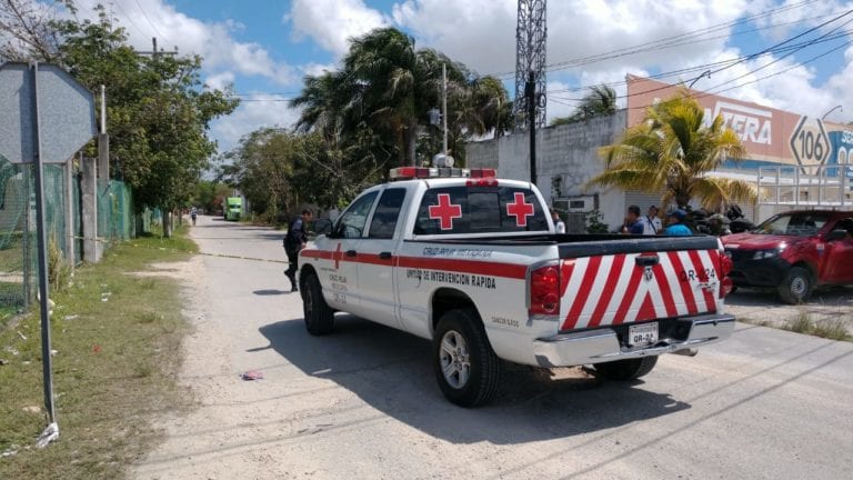 Se incendia una bodega de neumáticos en la Portillo