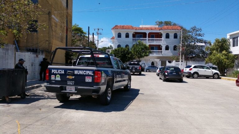 Roban más de 400 mil pesos a mujer camino al banco