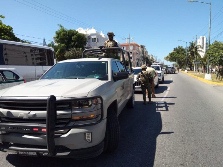 Revisión de empresarios por la Marina genera caos vial en la Bonampak