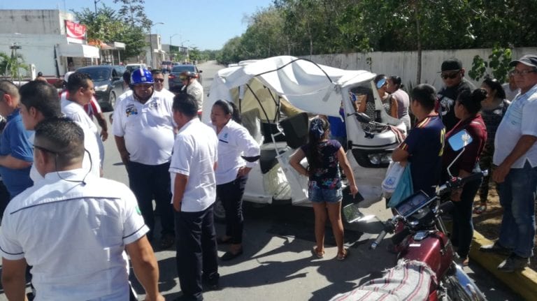 Mototaxi protagoniza otro accidente vehicular en Playa del Carmen