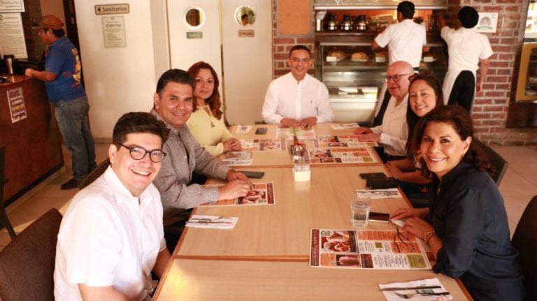 Se reune José Narro a priistas de Quintana Roo