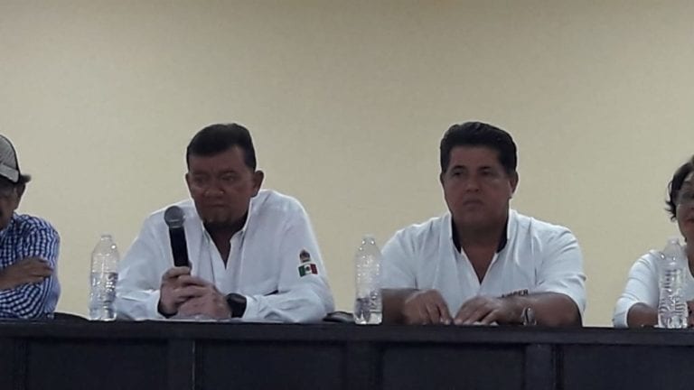 Taxistas de Cozumel rechazan transporte de placas federales