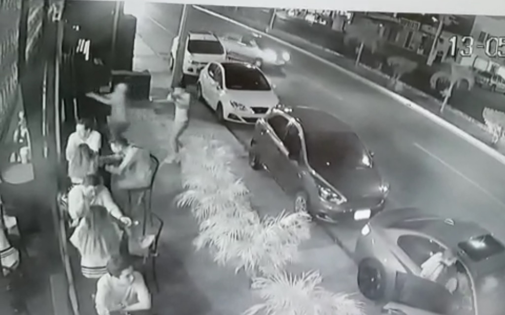 (VIDEO) Momento del ataque armado en Cervecería Chapultepec de Playa del Carmen