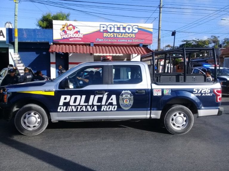 Ciudadanos atrapan a ladrones de la pollería “El Pechugón”