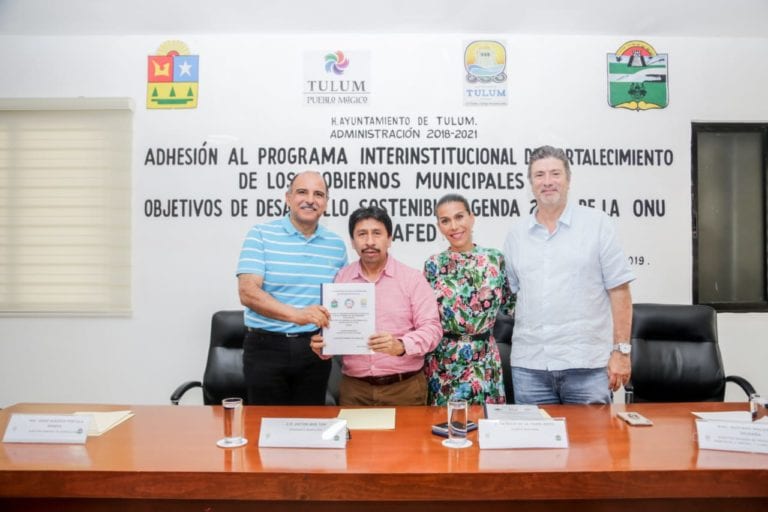 Víctor Mas firma acuerdo para hacer de Tulum un entorno sustentable