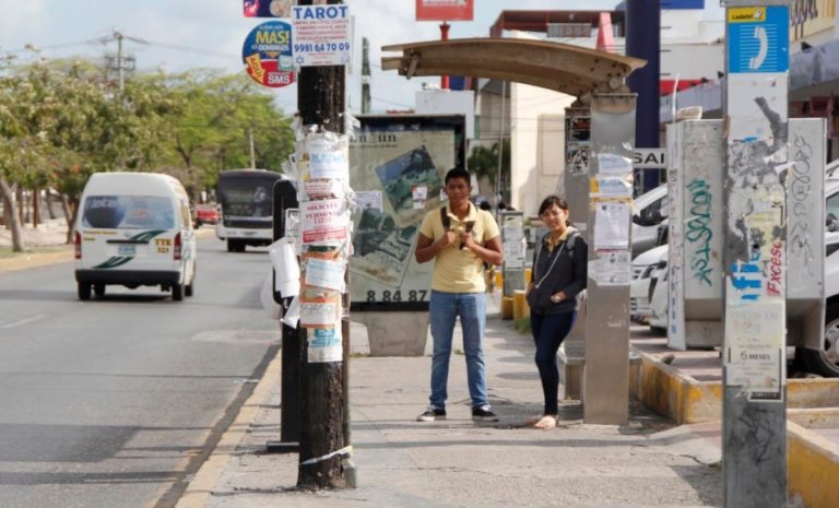 Paraderos no deben ser meros escaparates publicitarios