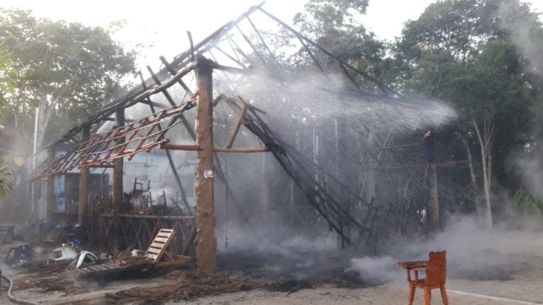 Incendian restaurante en Felipe Carrillo Puerto
