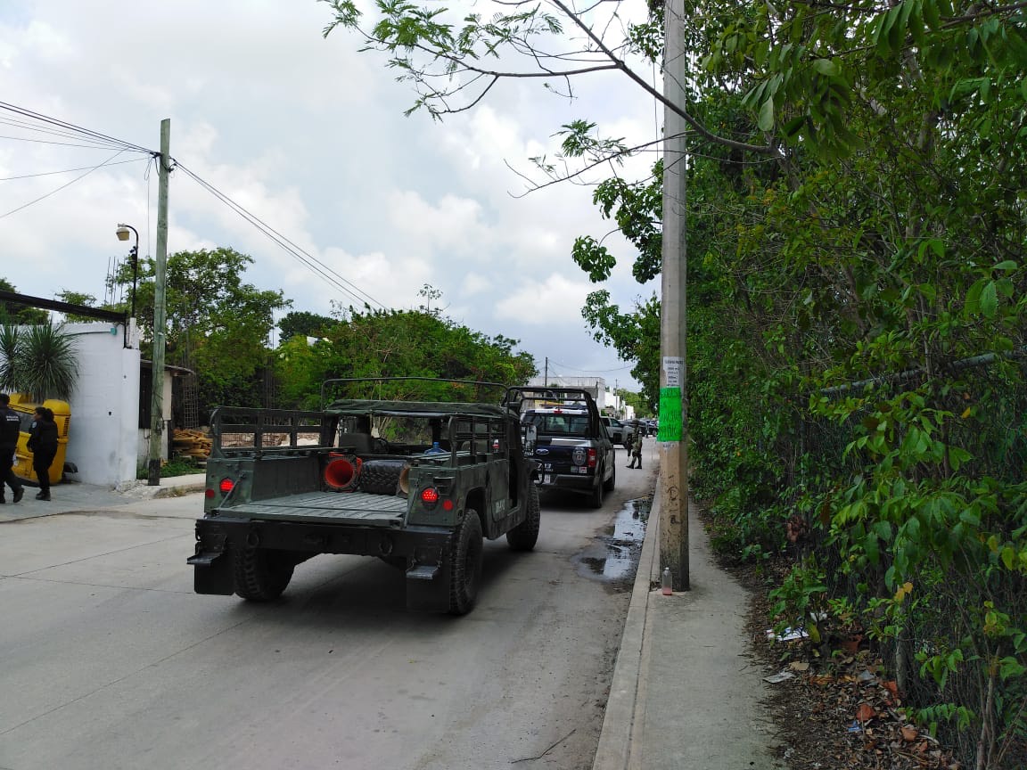 Hombre es secuestrado en su propio auto en Cancún