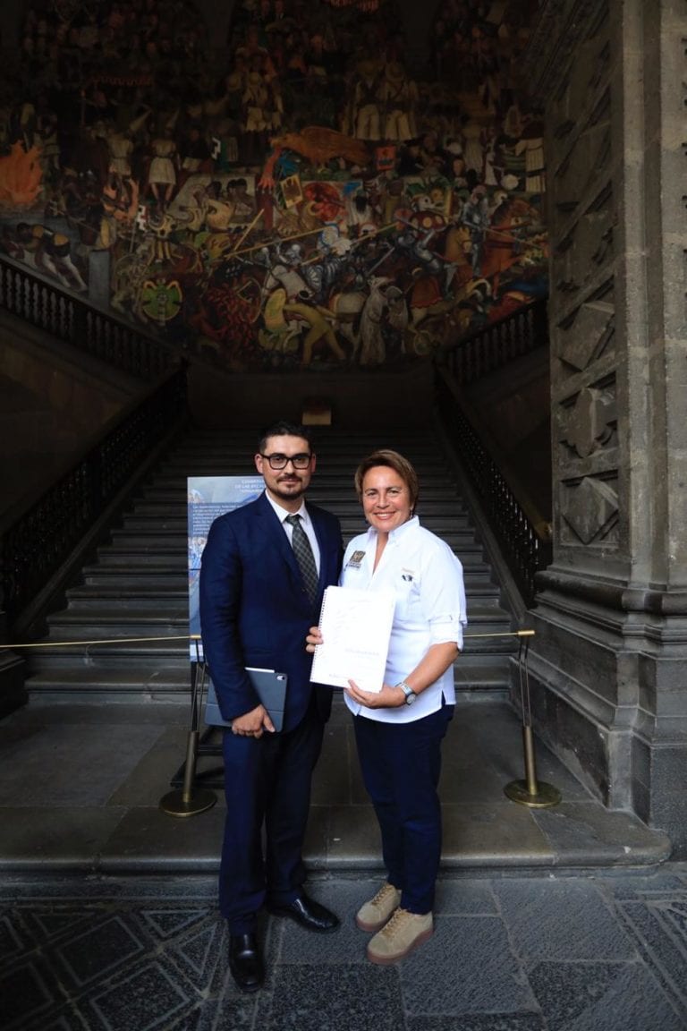 Laura Beristain firma convenio de colaboración con la SEDATU