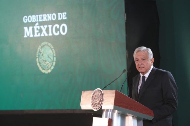 Desmiente AMLO amenaza de recesión
