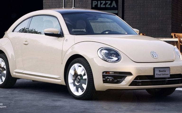 Volkswagen despide al Beetle con última versión y después de 20 años de existencia
