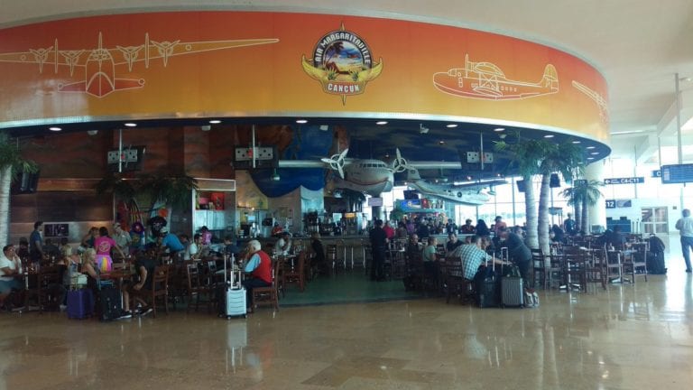 Se queda sin electricidad el Aeropuerto Internacional de Cancún