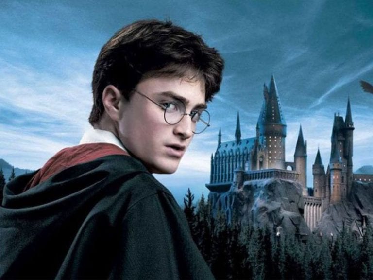 Prohíben libros de Harry Potter por contener “hechizos reales”