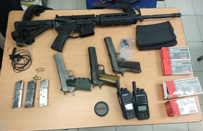 Liberan a grupo “apañado” con equipo táctico; resultaron ser tenientes aéreos ¡pero retirados!