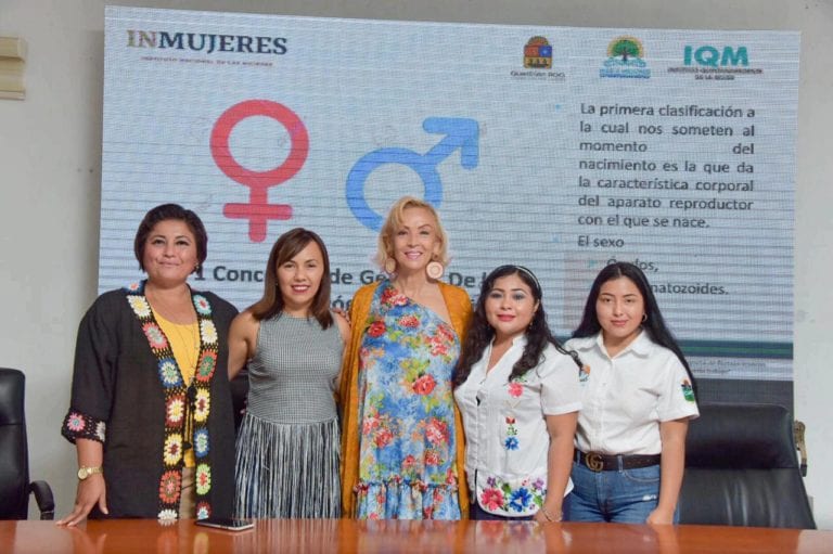 Capacitan a mujeres en materia de igualdad jurídica en Tulum