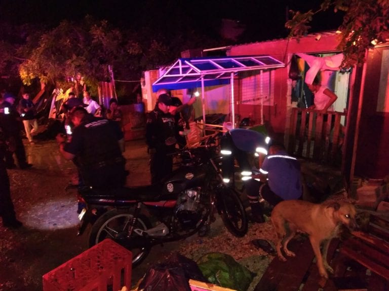 Balean a sujeto en el Ejido de Playa del Carmen