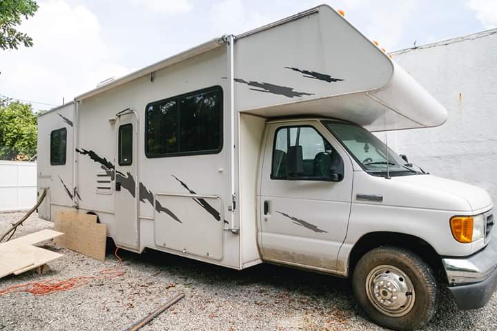 Concurso para nombrar la clínica móvil de esterilización de Cozumel