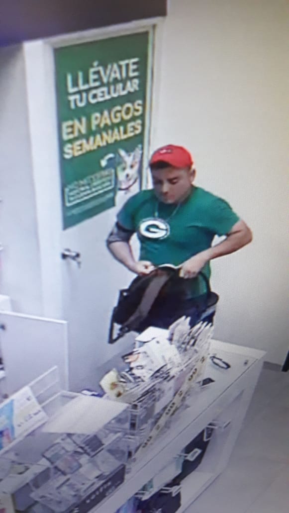 Asaltan tienda Telcel de Multiplaza Lakín, en Cancún