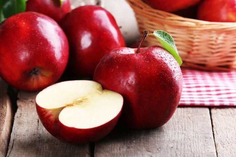 ¡Niño inunda su casa al cortar una manzana!