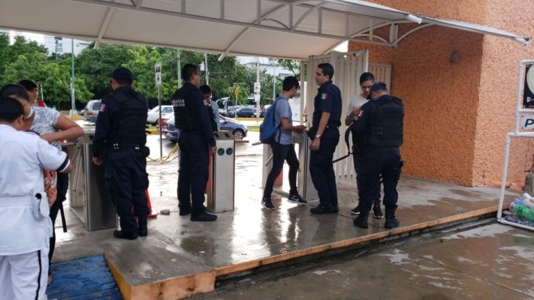 Amenaza de tiroteo en Tecnológico de Cancún genera gran movilización policiaca