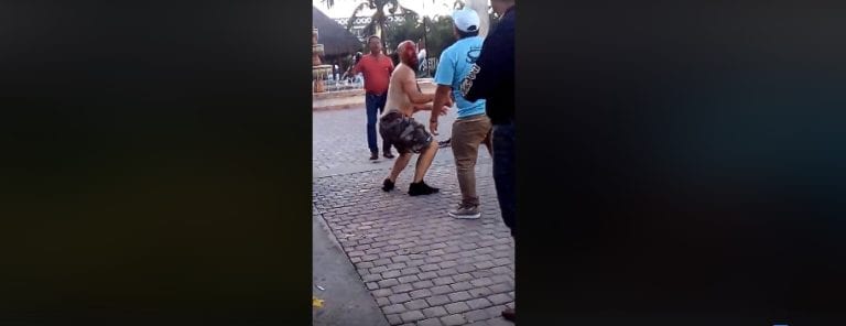 Por un “rasponsito” rentadores de motos golpean a turista en Cozumel