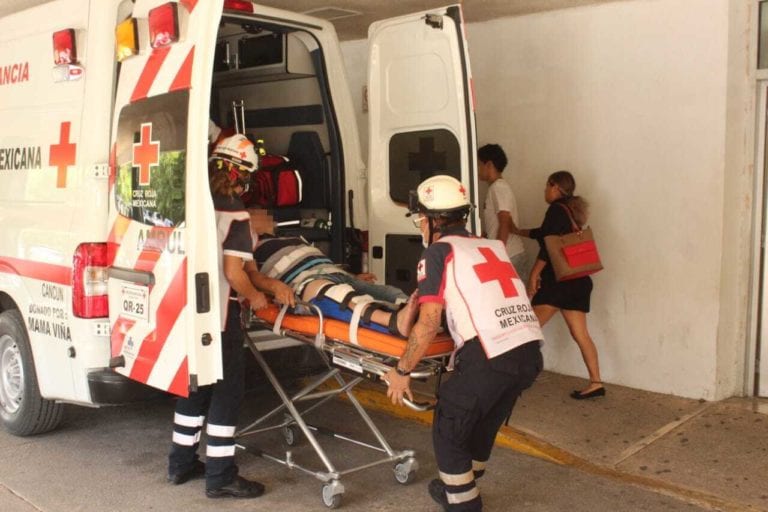 Baleado en asalto a plena luz de día en Cancún