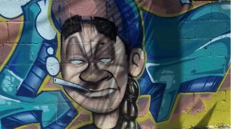 Grafiteros engañan a directora de kinder en Playa; lo “decoraron” con drogadictos