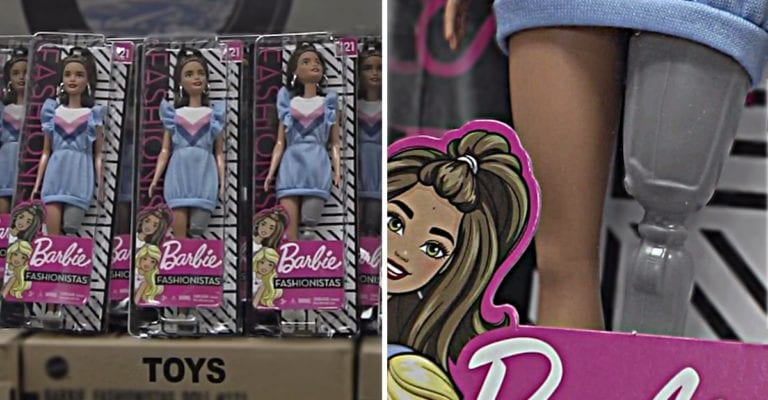 Donan 400 Barbies con piernas ortopédicas a hospital de niños con prótesis