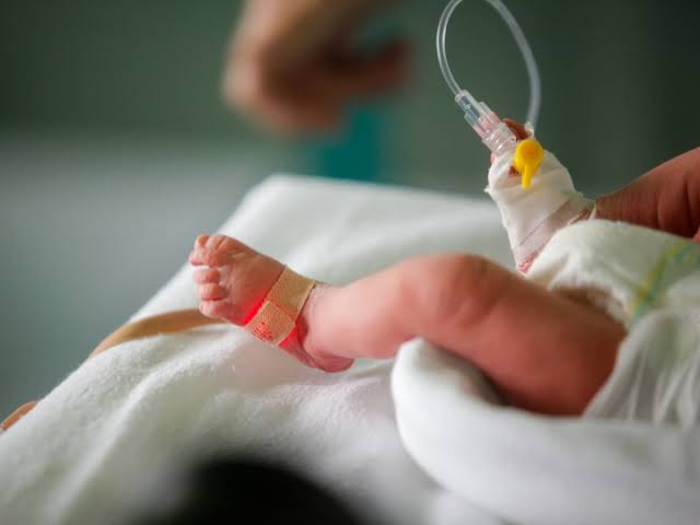 Muere bebé producto de la violación de un vecino a una niña de 12 años