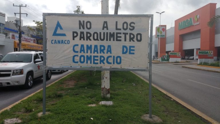 Protesta Canaco contra parquímetros; seguirán interponiendo amparos
