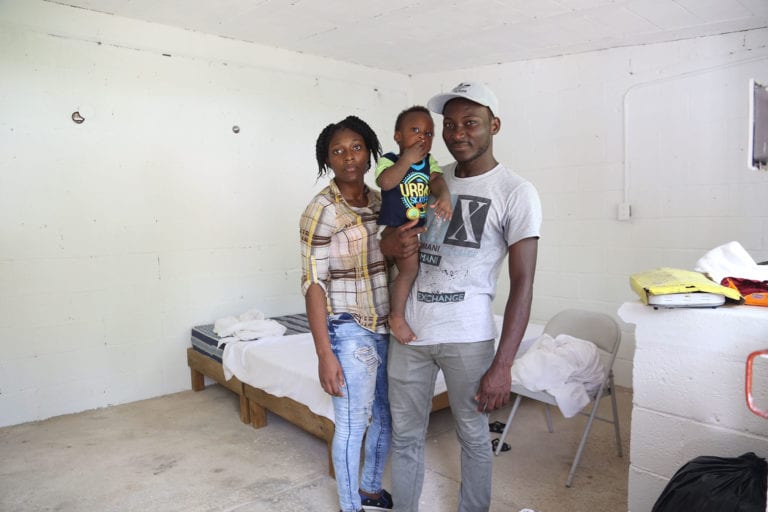 Llega a Puerto Aventuras desde Tapachula grupo de 22 migrantes