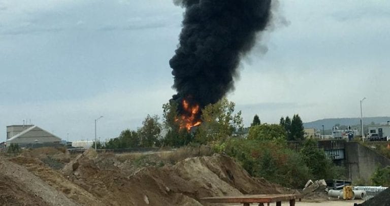 Choque de avión de II Guerra Mundial deja al menos 5 muertos