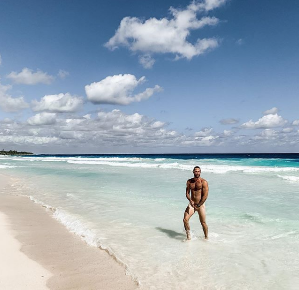 ¡Al natural! Sebastián Rulli enciende las playas de Cancún