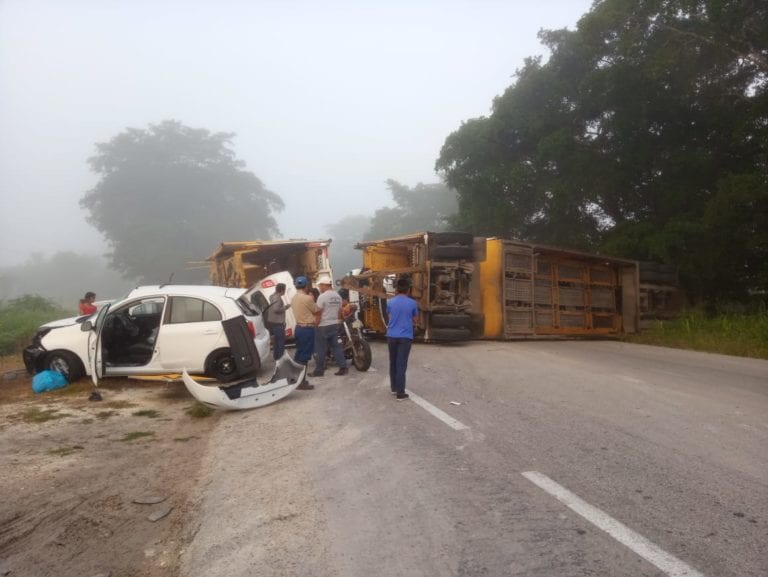 Rapiña en Chetumal tras volcar una “nodriza”