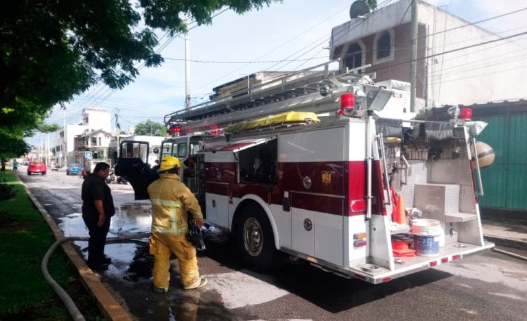  Se incendia tapicería en Cozumel