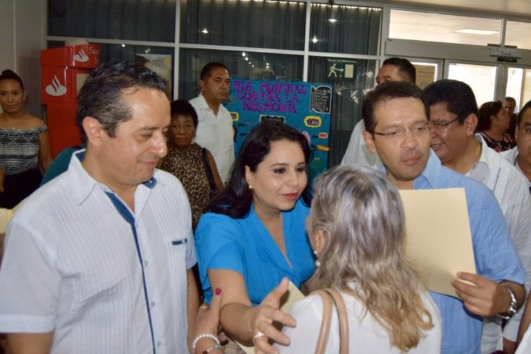 Reciben a director del ISSSTE con exigencias en Chetumal