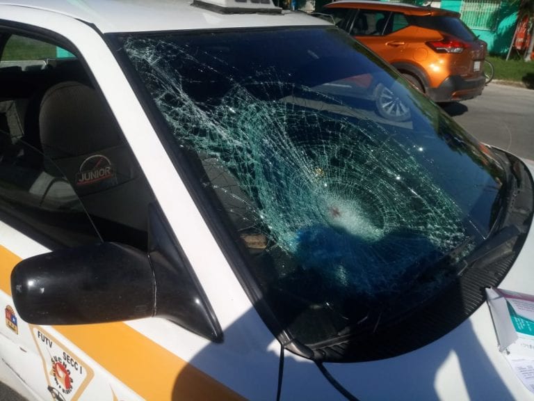 Taxista arrolla a mujer en Chetumal