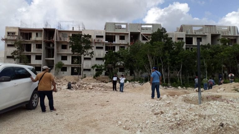 Cae albañil desde 12 metros y muere en Cancún