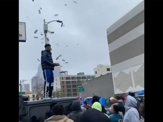 (Video) Rapero hace “lluvia” de billetes y lo critican en redes sociales