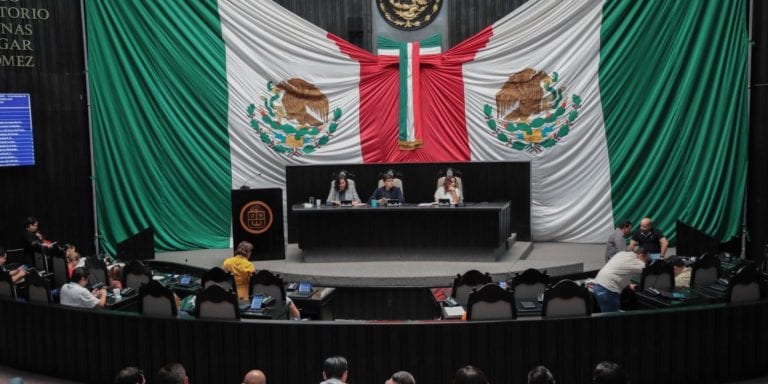 Destituye Jugocopo a secretario general y subsecretario del Congreso