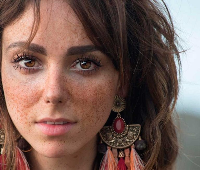 Natalia Téllez más sensual que nunca, posa como ‘Dios la trajo al mundo’