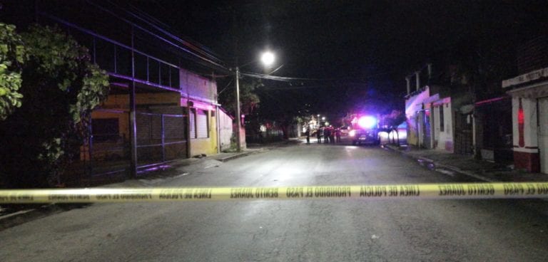 Encuentran bolsas con restos humanos y un ejecutado en Cancún