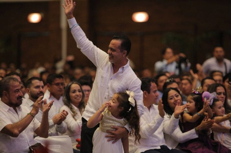 Dan revés al amparo de esposo de Marybel Villegas por fraudes